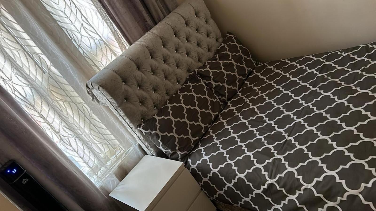 Luxurious 2 Bed Apartment Бедфорд Екстериор снимка