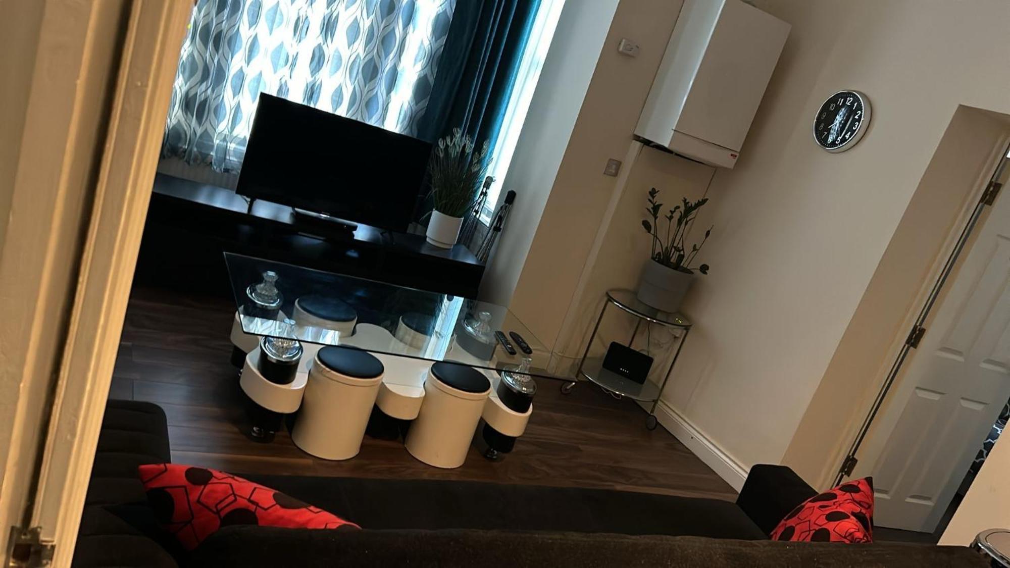 Luxurious 2 Bed Apartment Бедфорд Екстериор снимка
